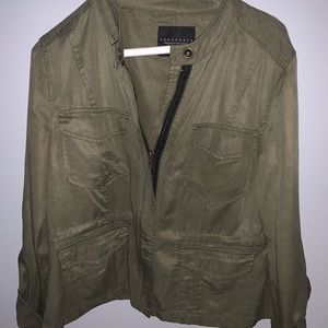 Super cute barely worn arm green jacket!!!